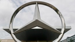 Как маленький мальчик, угнавший Mercedes, стал героем — видео