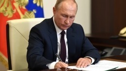 Владимир Путин поручил решить проблему с безработицей после пандемии