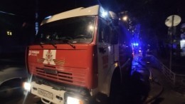 Видео с места пожара в жилом доме в Москве, где погибли три человека