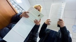 В России открылись избирательные участки. Проголосовать можно прямо во дворе