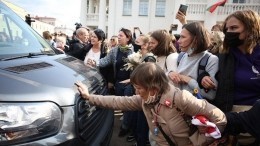 В Минске правоохранители начали задерживать участниц «женского марша»