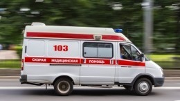 Двух человек сбили на тротуаре на Московском проспекте в Петербурге — видео