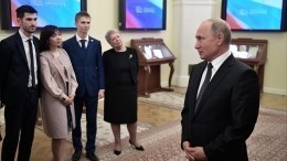 Путин поздравил российских учителей с профессиональным праздником