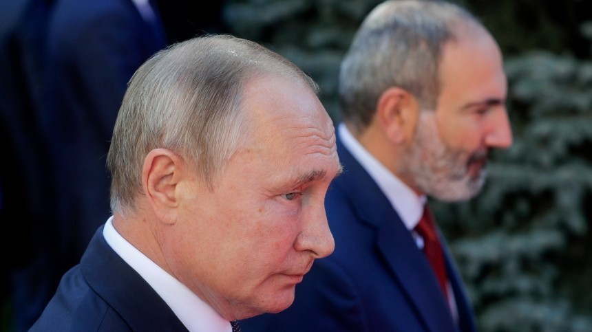 Путин в разговоре с Пашиняном подчеркнул срочную необходимость прекращения боевых действий
