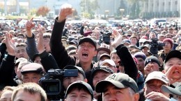 Число пострадавших в ходе беспорядков в Киргизии превысило тысячу