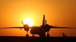 Грузовой самолет Ан-32 загорелся во время посадки в Перу — видео момента