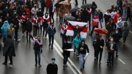 Светошумовые гранаты применили на митинге оппозиции в Минске — видео