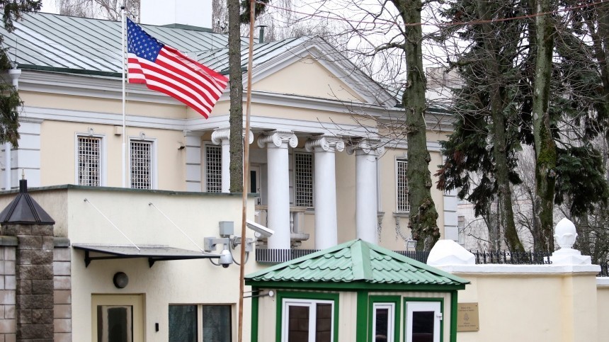 Посольство США в Белоруссии призвало сограждан запастись едой и деньгами