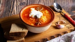 рецепты с видео рассказами. 1 1202945. рецепты с видео рассказами фото. рецепты с видео рассказами-1 1202945. картинка рецепты с видео рассказами. картинка 1 1202945. Не волнуйтесь, все запахи превратятся в аппетитные ароматы. Сытный, нежный и очень вкусный чесночный суп, приготовленный из обжаренного чеснока, лука-порея и картофеля, с хрустящими сухариками, к обеду или на ужин.