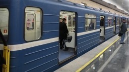 Любитель экстрима выполнил «колесо» на крыше вагона метро в Петербурге — видео