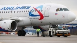 Самолет «Уральских авиалиний» потерял трап в аэропорту Красноярска