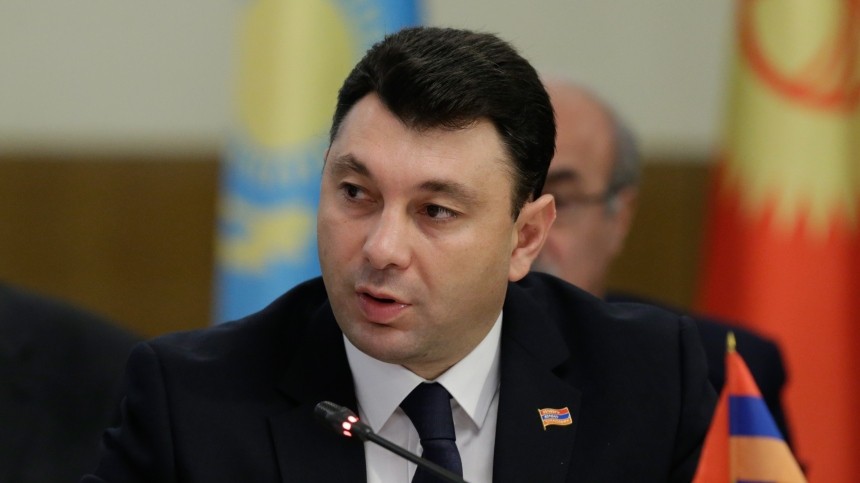 В Армении арестовали бывшего вице-спикера парламента Шармазанова