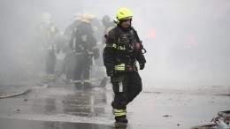 Видео: Пожар вспыхнул в электричке в Петербурге. Пассажиры эвакуированы