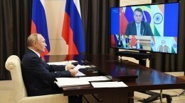 Путин выступил за объединение стран БРИКС для выпуска вакцин от COVID-19