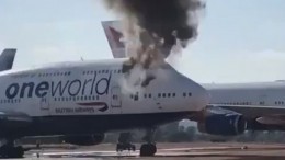 Видео: Пожар вспыхнул в самолете Boeing-747 в испанском аэропорту