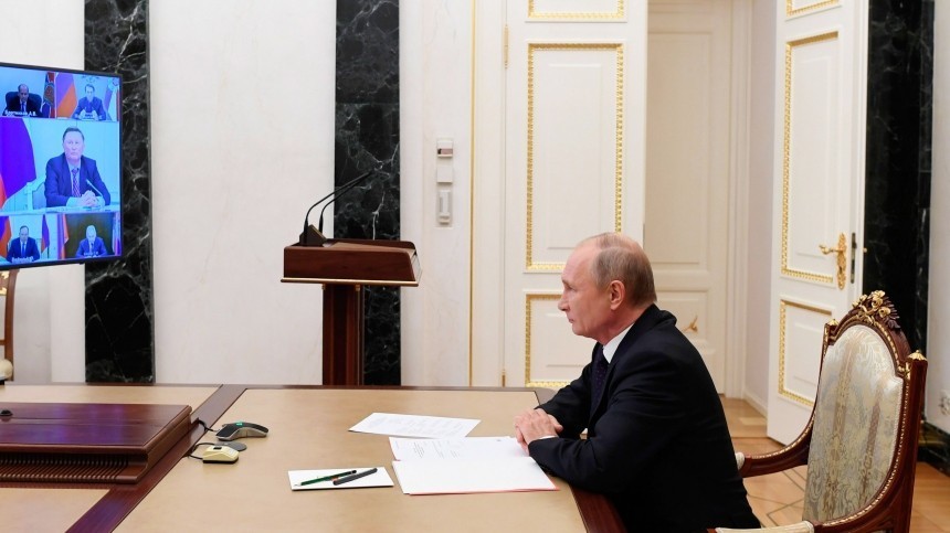 «Наденьте шапки»: Путин сделал замечание чиновникам из Сибири