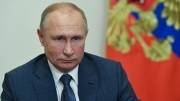 Путин поручил начать масштабную вакцинацию от коронавируса