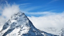 Остановилось дыхание: Российские туристы реанимировали альпинистку на Эльбрусе