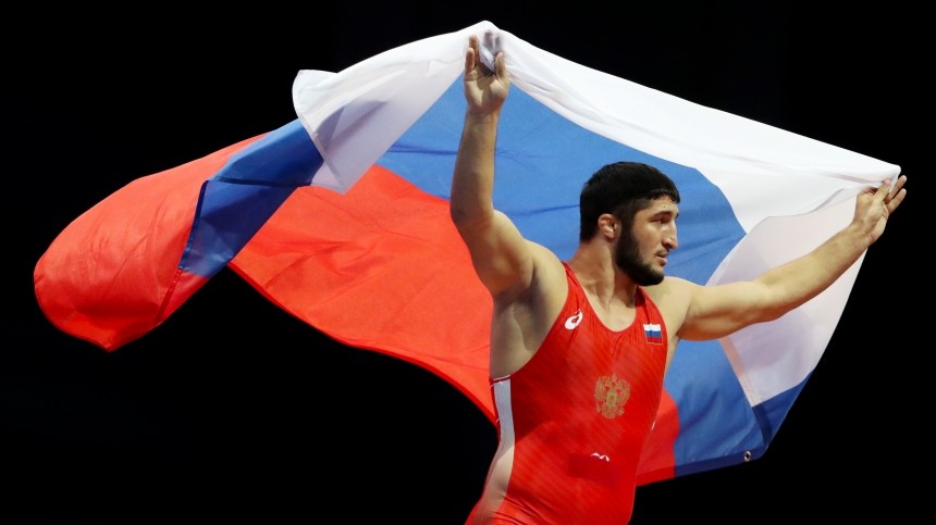 Спортсмены из РФ не смогут выступать под своим флагом до декабря 2022-го
