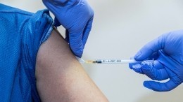У иностранной вакцины от COVID-19 проявилась новая «побочка»