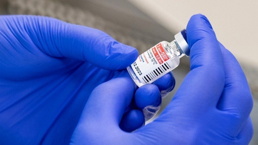 В Минздраве заявили об эффективности и безопасности вакцины «Спутник V»