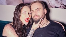 «Сиганули куда-то»: певица Asti «потеряла» грудь после свадьбы