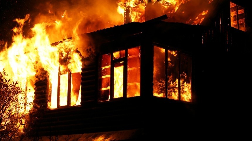 Пятеро детей едва не погибли при пожаре в частном доме под Новосибирском