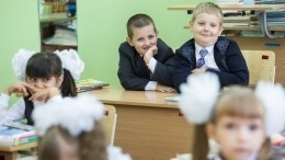 Иммунолог оценил риски всплеска COVID после возвращения школьников Москвы за парты