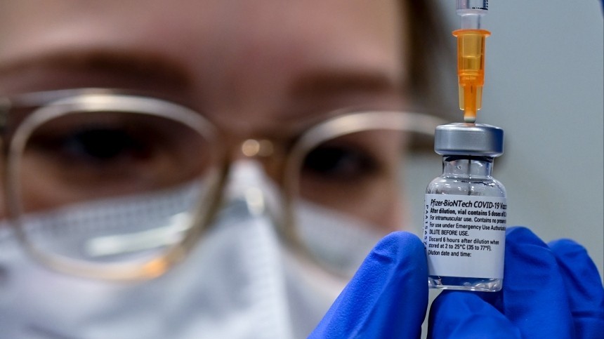 Частным клиникам в России запретили использовать вакцину Pfizer
