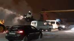 КАМАЗ с поднятым кузовом протаранил газопровод на Урале