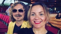 Молодая жена Игоря Николаева второй год подряд поздравила супруга тем же фото и словами
