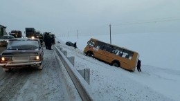 Школьный автобус столкнулся с фурой под Калугой