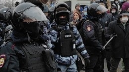 Два уголовных дела возбудили по факту нападения на полицейских во Владивостоке