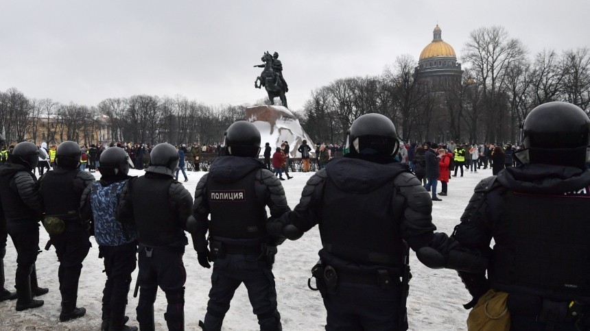 Суд Петербурга вынес первый штраф участнику несанкционированной акции