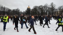 Два десятка участников незаконной акции в Петербурге привлечены к ответственности