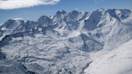 Сноубордист провалился в ледяную трещину на Эльбрусе