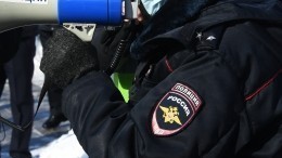 Форму сотрудника полиции изъяли у участника незаконной акции в Петербурге