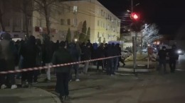 Видео: Жители собрались у здания РОВД в Махачкале, где застрели экс-главу дагестанского села