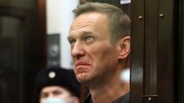 Защита Навального дважды получила замечание от судьи в ходе заседания
