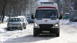 Несколько человек могут находиться под завалами после обрушения ангара в Москве