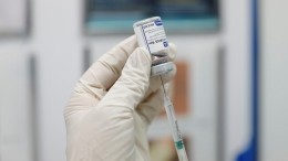Путин поручил изучить эффективность российских вакцин против новых штаммов COVID