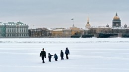 Фото или жизнь: Как сотрудники МЧС ежедневно спасают любителей прогулок по льду