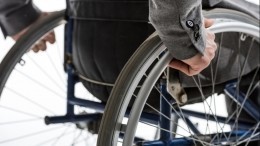 Неподъемная помощь: Администрация Челябинска подарила инвалиду бесполезный подъемник