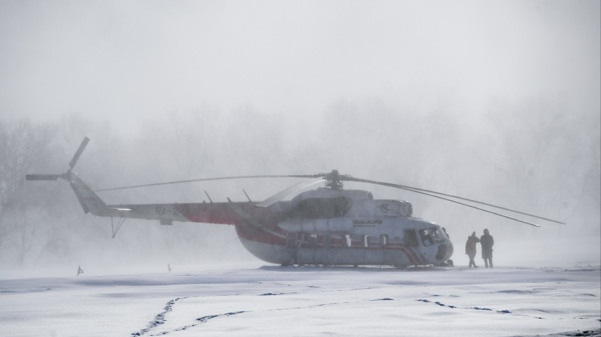 Вертолет с 16 пассажирами совершил вынужденную посадку в тундре под Красноярском