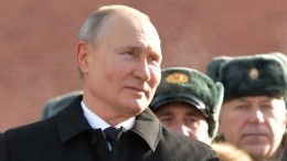 Песков объяснил, почему Путин был на морозе без шапки