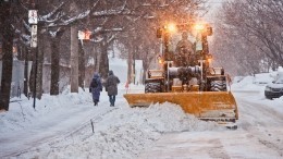 Власти Петербурга объяснили низкое качество уборки дорог от снега