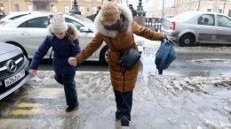 «Температурные качели» превратили Петербург в ледовую арену