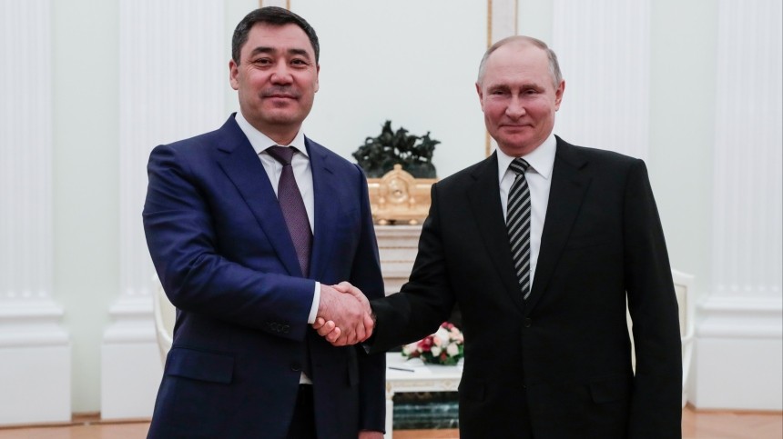 Президент Киргизии рассказал, что подарил Владимиру Путину