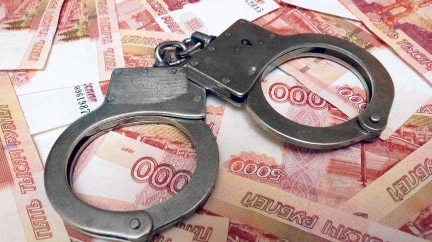 В Петербурге оперативник вымогал у мошенника полтора миллиона рублей