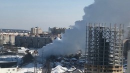 Гейзер с горячей водой из-за коммунальной аварии забил в Перми